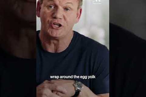 Gordon Ramsay's PERFECT poached egg #hack #cooking #cookingtips