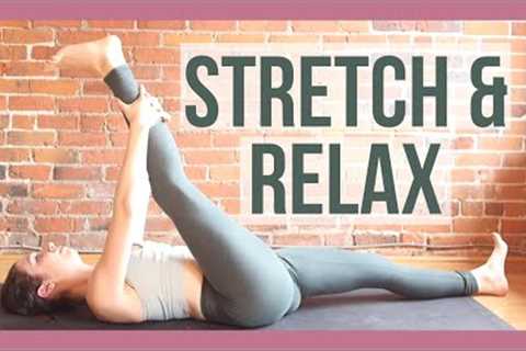10 min Evening Yoga Stretch - Bedtime Yoga for Beginners