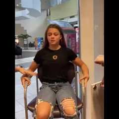 How overthinking shows in 5 seconds #nervous #scare #funnyvideos #afv