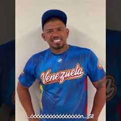 ¡Plákata! ¡Jonrón! What's your favorite way to say home run in Spanish?