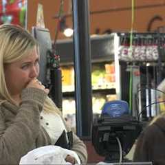 Caught on camera: Grocery store shoppers get a surprise