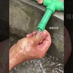 How to fix a leaking water pipe in seconds! #diy #tools