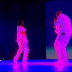 Rihanna - Work - Live at The BRIT Awards 2016 ft. Drake