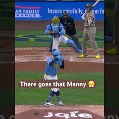All is fair in love and baseball. #mlb #baseball #sandiegopadres #homerun #mannymachado #highlights