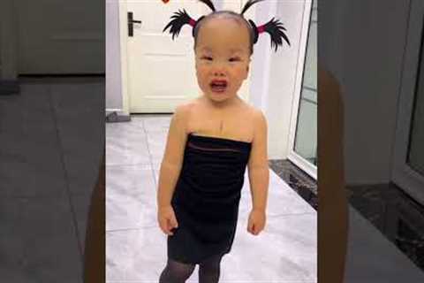 It is wrong to steal other people's buns,The beauty's angry.#cutebaby#funny#vlog#parenting