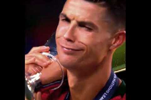 When Ronaldo Carries The Trophy 😃