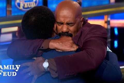 Steve Harvey stops show for very special moment. (UNCUT)