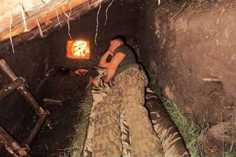 Building a Secret Dugout Under a Big Tree. Survival Skills