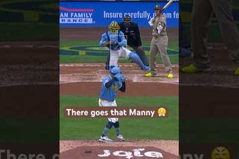 All is fair in love and baseball. #mlb #baseball #sandiegopadres #homerun #mannymachado #highlights