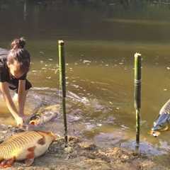 Fishing Skills - Fishing Techniques | Little Girl Fishing with Homemade Fishing Traps in the Wild
