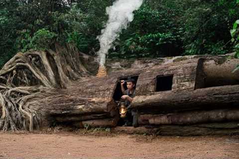 Build a Complete and Warm Shelter Under a Giant Oak Tree. Survival, Bushcraft