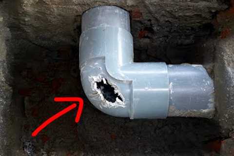 Even American Plumbers Don't Know This Amazing Plastic Pipe Repair Technique