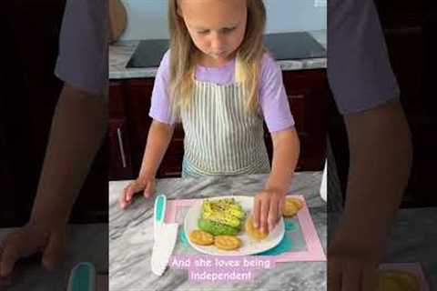 Summer snack idea for kids. 🥑#summersnacks #tinychef #tasty  #avocado #kidfriendly #healthysummer