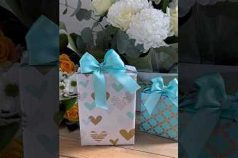 How to wrap a gift with a handle #giftideas #giftbox #giftwrapping
