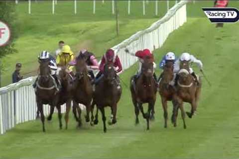 NAHRAAN makes it three from three in Hamilton thriller! | Racing TV