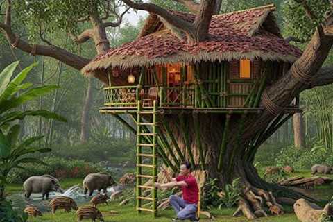 Building a Bamboo Treehouse to Survive in the Jungle and Escape Wild Animals