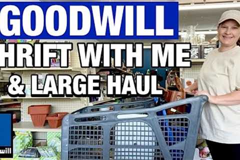 GOODWILL THRIFT WITH ME &amp; HUGE HAUL • THRIFTING DECOR FOR MY PATIO • Relaxing thrift store..