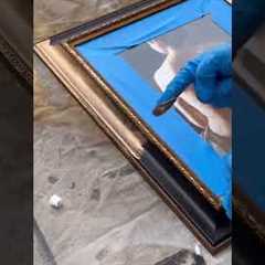 How to give a picture frame an antique look! 🖼️ (Rub n’ Buff Tutorial) #diy #easydiy #homedecor..