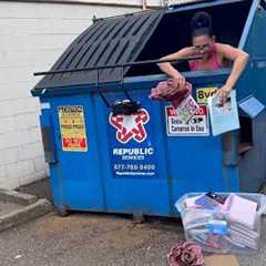 DUMPSTER DIVIN// STARTED AS A DUMPSTER DIVE ENDED IN A CAR CRASH 😩