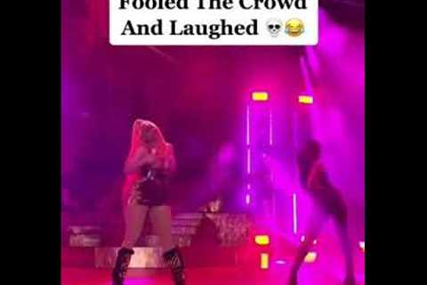 The way Nicki Minaj fooled the crowd and laughed