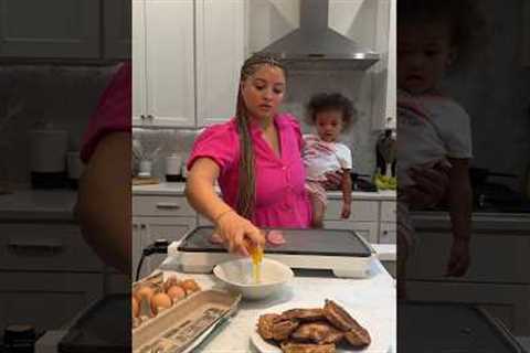 MAKING BREAKFAST FOR MY PICKY TODDLER!🍳🥐 #mom #momlife #cooking #toddlers