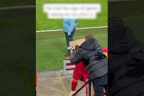 Wholesome moments when a footballer gives away a shirt 🙂