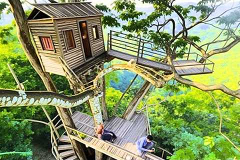 Built a Multi Level Treehouse with Firepit to Survive in the Jungle Safe from Ground Dangers