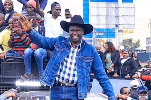 BREAKING: MILLIONS OF KENYANS ESCORTING H.E RIGATHI GACHAGUA FROM JKIA AIRPORT