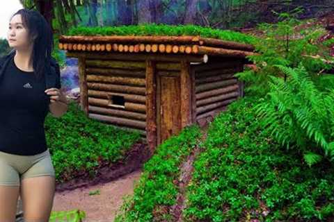 The girl Build Survival House. Log Cabin, Hunt Wild Chickens - Bushcraft Skills in Heavy Rain