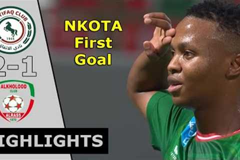 Mohau Nkota shines on his debut and scores his first goal