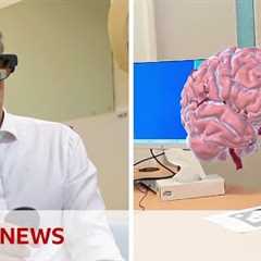 The immersive technology helping patients and surgeons prepare for operations | BBC News
