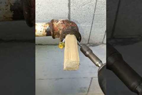 Remember this Plumbing Trick! How to Unscrew a Broken Pipes Without Special Tools #diy #plumbing