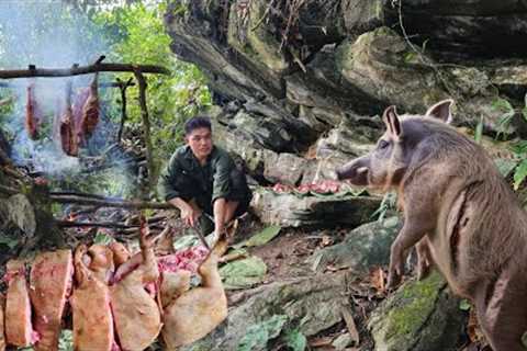 35 Days Hunting Wild Boars and Eagles, Making Smoked Meat | Survival Skills