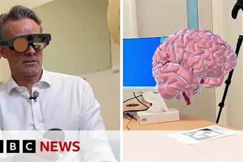 The immersive technology helping patients and surgeons prepare for operations | BBC News