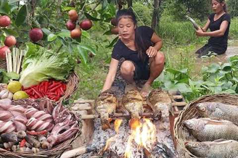 Skills catch fish in the lake for survival food, Cooking fish for food, Squid salad cooking tasty