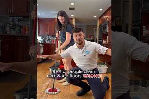 AVOID these 3 wood floor cleaning mistakes every person makes!#floorcleaning #woodfloors