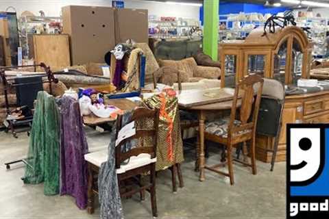 GOODWILL SHOP WITH ME CHRISTMAS DECORATIONS FURNITURE CHAIRS KITCHENWARE SHOPPING STORE WALK THROUGH