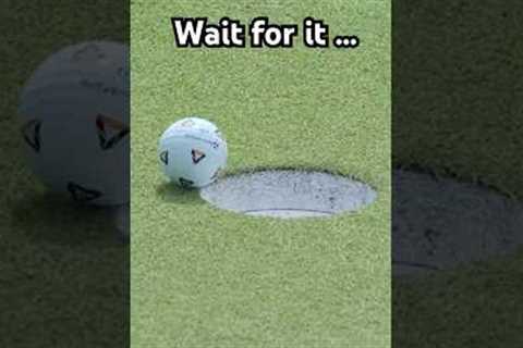 ALL-TIME cliffhanger putt 😱