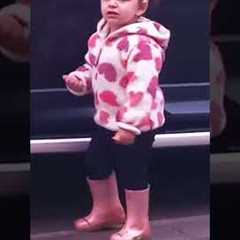 Smart parents find unexpected hack to handle toddler's tantrum #funny #parenting