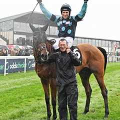 THISTLE ASK is brilliant from the front in the Haldon Gold Cup