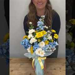 🎁Elevate your gifting game with this unique wine & flower wrap! #diy #tutorial #giftideas..