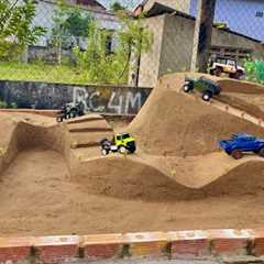 RC car racing up the mountain, only the strongest cars can climb this mountain, Defender Vs Jeep…