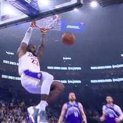 40-Year-Old LeBron STILL GOT BOUNCE 😮‍💨