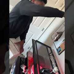 Feeding pet snake goes wrong 🐍😂😂😂 #funny #helpmemakethismakesense #snakes #animals #lilcrank