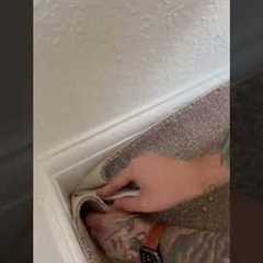 HOW TO CUT YOUR CARPET TO FIT INTO A CORNER #carpet #flooring #homeimprovement #diy #shorts #corner