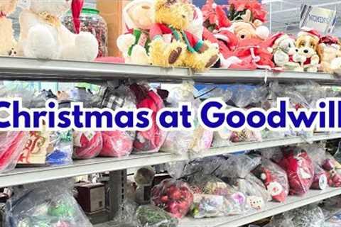 WHAT CAN I BUY AT GOODWILL FOR $10? //  Christmas Edition // #goodwill #chrsitmas