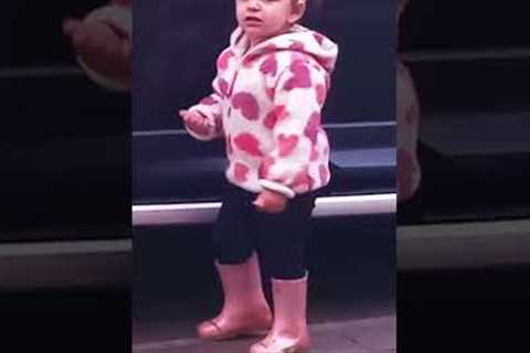 Smart parents find unexpected hack to handle toddler's tantrum #funny #parenting