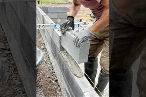 Brick Laying Tips ! How to lay 16 by 4 concrete blocks?
