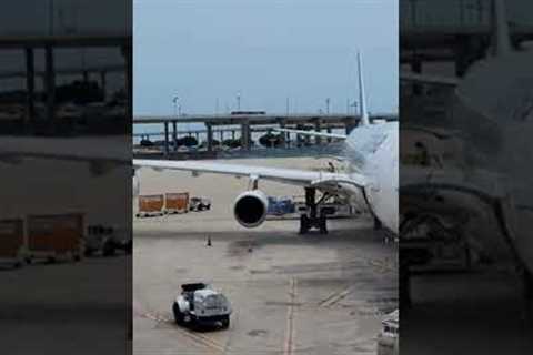 when your flight gets delayed a WHOLE day... 🤦 #aviation #travel #travelvlog #shorts #fail #fyp