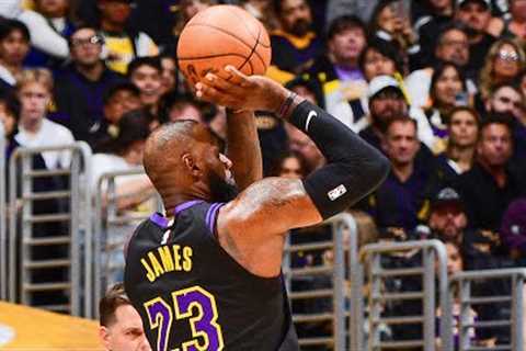 LeBron James is BACK! Scores His First Points of the Season 🔥